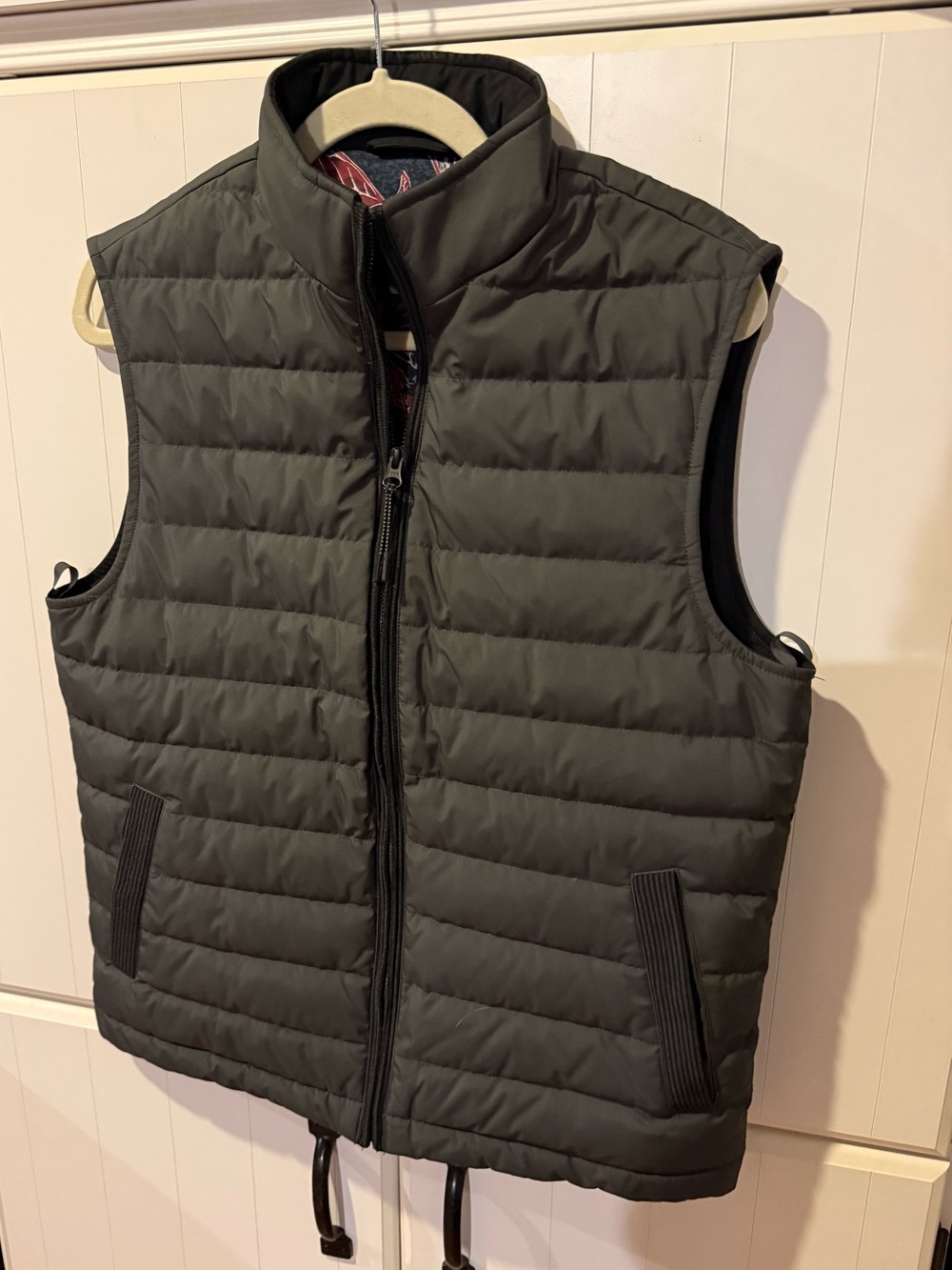 Ted Baker London Men’s Size M Quilted Down Puffer Vest Floral Lined Charcoal Gil - Picture 2 of 7